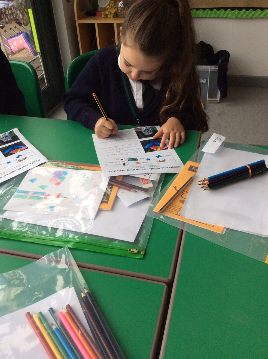 Year4tLTPA22's tweet photo. Tell me all about your Rainforest animals 😃 🦜🦋🐯🐸#English #descriptivewriting #fullstops #capitalletters #fingerspaces #adjectives @limetreepa https://t.co/7DV2a5fLlS