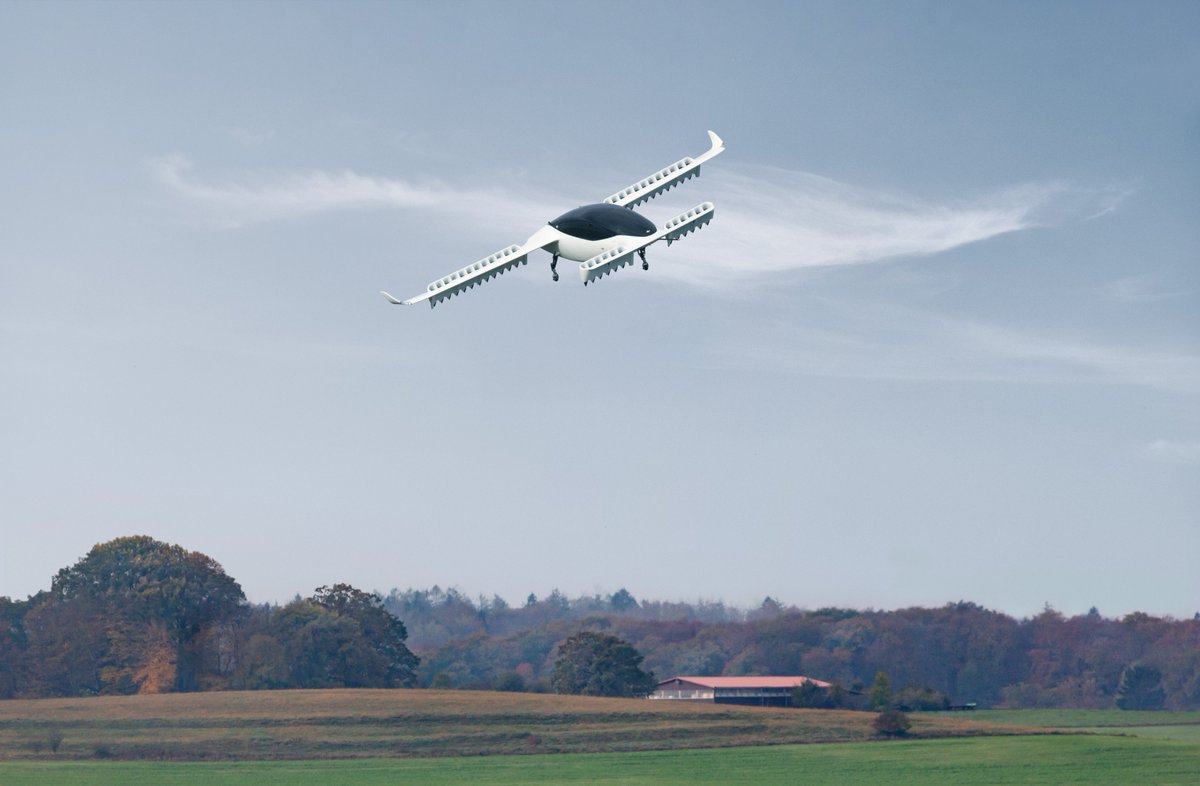 Lilium's tweet photo. We are working with @dusairport and @AirportCGN to explore creating a regional air mobility network spanning North Rhine-Westphalia with the support of @HendrikWuest, Transportation Minister of North Rhine-Westphalia. 

https://t.co/FbXNvEqlj9 https://t.co/kEfDOqliLo