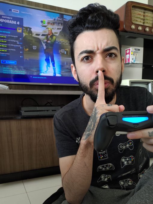 A semana come&ccedil;a oficialmente para alguns hoje E n&oacute;s j&aacute; estamos online! Num novo vicio? Talvez Bora pra
