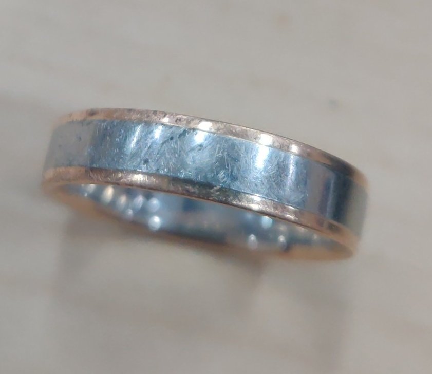 Bought this platinum couple band from <a href="/KalamandirJewel/">Kalamandir Jewellers Ltd</a> vapi a month back and the condition of the ring went to this bad as shown in the picture, and on visiting the store I was told any metal ring would be like this so they can't do anything about it. Not at all customer centric