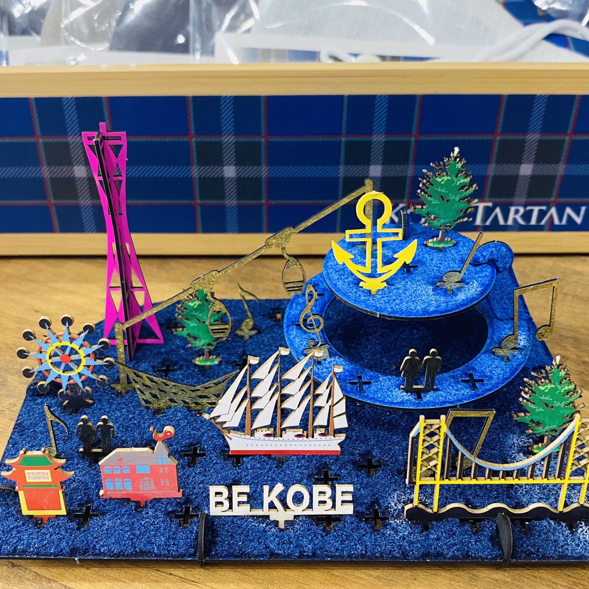 Tabisapo Kobe 先日 Umieの神戸ブランドさんで見つけて購入 可愛い 簡単に組み立てられるミニチュア模型 ちょっと手がプルプルしたけど お店に飾ろー ミニチュア模型 神戸 神戸ブランド 神戸お土産 ハーバーランド Umie 工作好き T