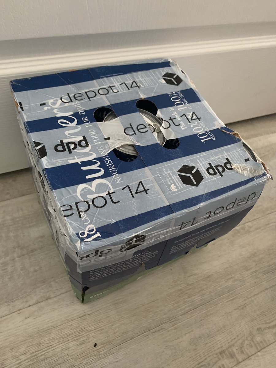 Hannah_L_Jones's tweet photo. @dpd_support my parcel came today...not sure what happened here?! https://t.co/cPZQjERUL9