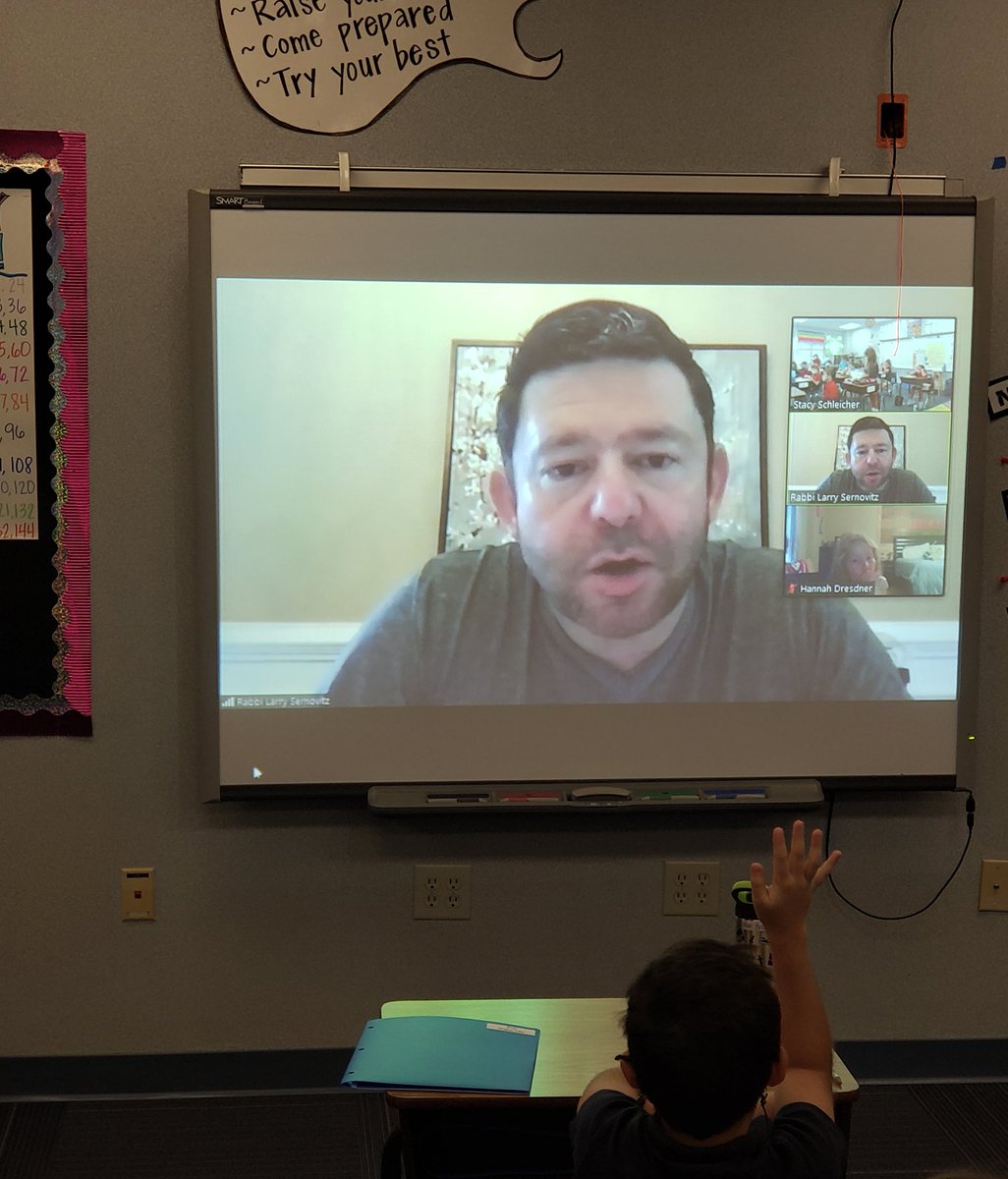 MicheleShapiro's tweet photo. Learning about Gemilut Hasadim with Rabbi Sernovitz #davis3 https://t.co/VLTK9ux8CO