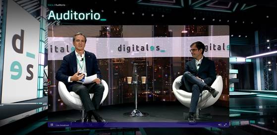 UECoE3's tweet photo. En inauguración 3ª edición #DigitalesSummit #DigitalES2020 encuentro virtual con mesas diálogo hablando de competitividad española a través de tecnología,educación y empleo,alfabetización digital… con líderes de la innovación y la digitalización,empresas e instituciones públicas https://t.co/GUvHZrUQpR