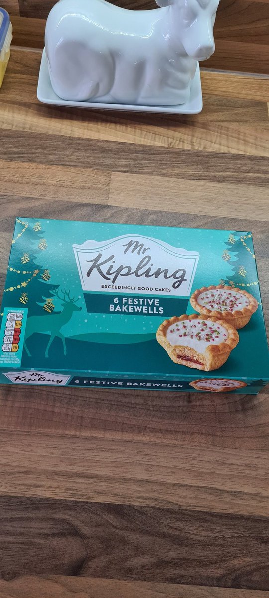 DannyCowanVO's tweet photo. It's that time of year again #CherryOff #mrkipling #Tart ๐ https://t.co/ewuUVYN4cQ