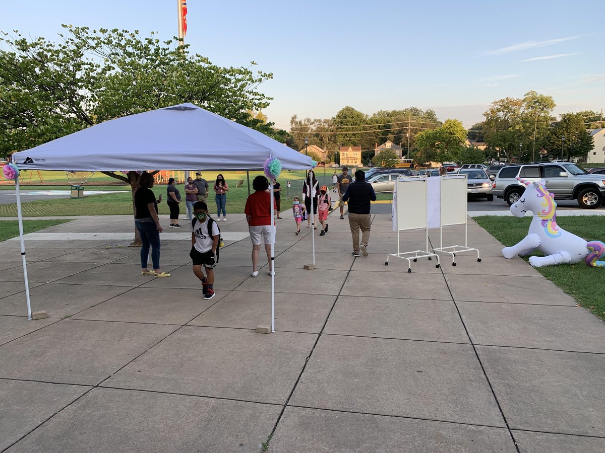 Student arrival at GQES went so well, even the magical unicorn was able to sit and relax 🦄
#StrongConnectionsWPS