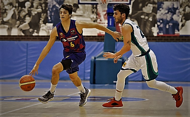 MaceoBaller16's tweet image. #FibaYouthBball Is Juani Marcos the best kept secret of Argentina's 2000 generation?

#ThePGFactory: A deep look at an awesome playmaker w/ scoring feel &amp;amp; court vision learning his trade w/ @FCBbasket farm team in #LEBPlata... #ArgentinaThePGFactory
medium.com/@maceoballer16…