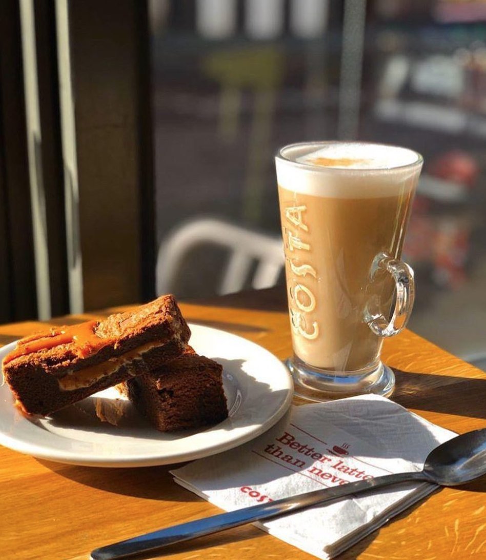 ShopThurrock's tweet photo. Mmm Salted Caramel Brownie 🤤 

@CostaCoffee https://t.co/dSgoPrO6pv