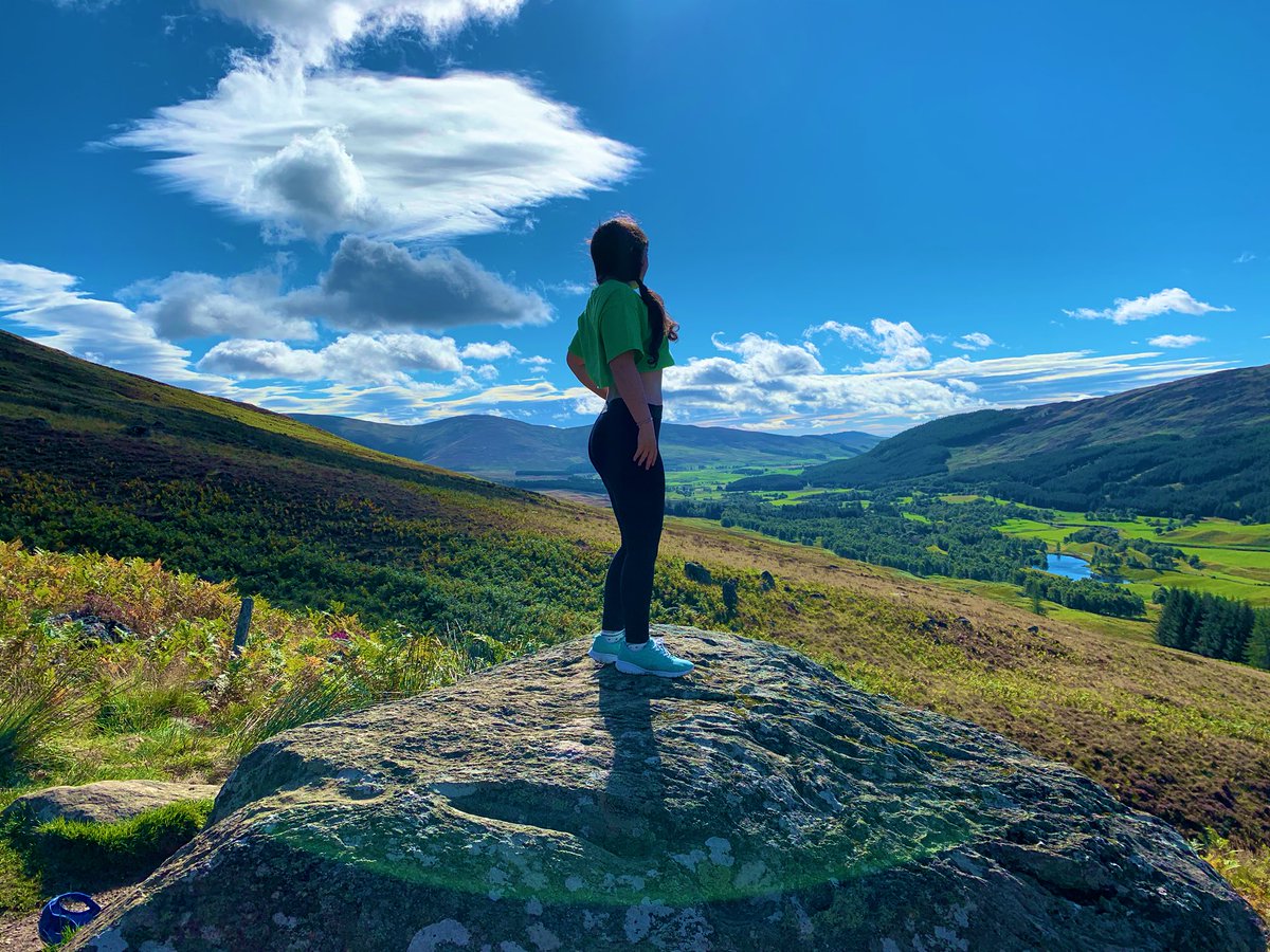VoxelH's tweet image. I am Queen of the hill 👑
Just being a poser...
