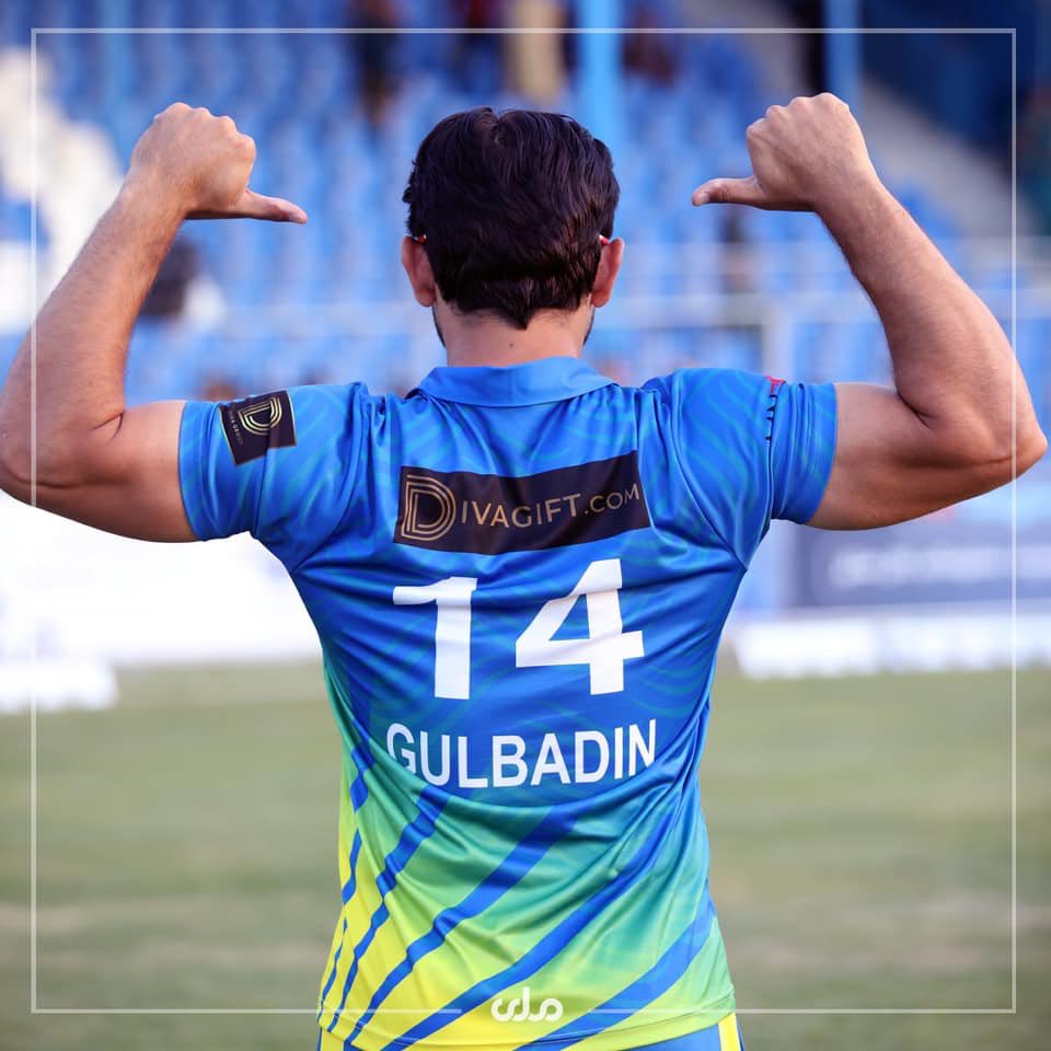 SportRta's tweet photo. د "ډېوه هولډنګ ګروپ" مشره ډېوه پتنګ  هغه لومړنۍ افغان مېرمن ده چې په شپږیزه کرېکټ لیګ کې د "بست ساتونک لوبډلې" مالي ملاتړ کوي. د دې مالي ملاتړ هدف د ځوانانو تشویق او د نورو پانګوالو هڅول دي.
#RTASport https://t.co/nOzLJEU2D9