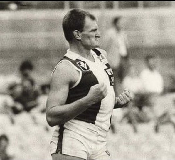 diesel14's tweet photo. @AndyMaherDFA Has to be related!!! @FOXFOOTY https://t.co/ebkkP4ONoB