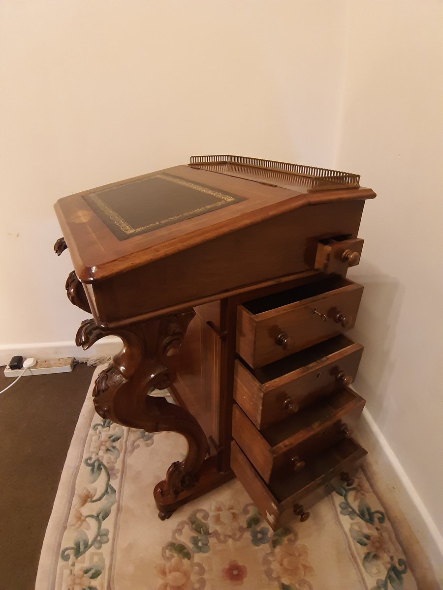 LeekAntiques's tweet photo. A beautiful Victorian inlaid burr walnut Davernport with carved cabriole legs to the front. All original condition!
Circa 1850/60 Price £395.00.
@LeekAntiques #antique #antiques #antiqueshop #antiquetrade #antiquefurniture #Victorian #inlaid #burrwalnut #davenport #cabriole #leek https://t.co/zvVZ1EBvhP