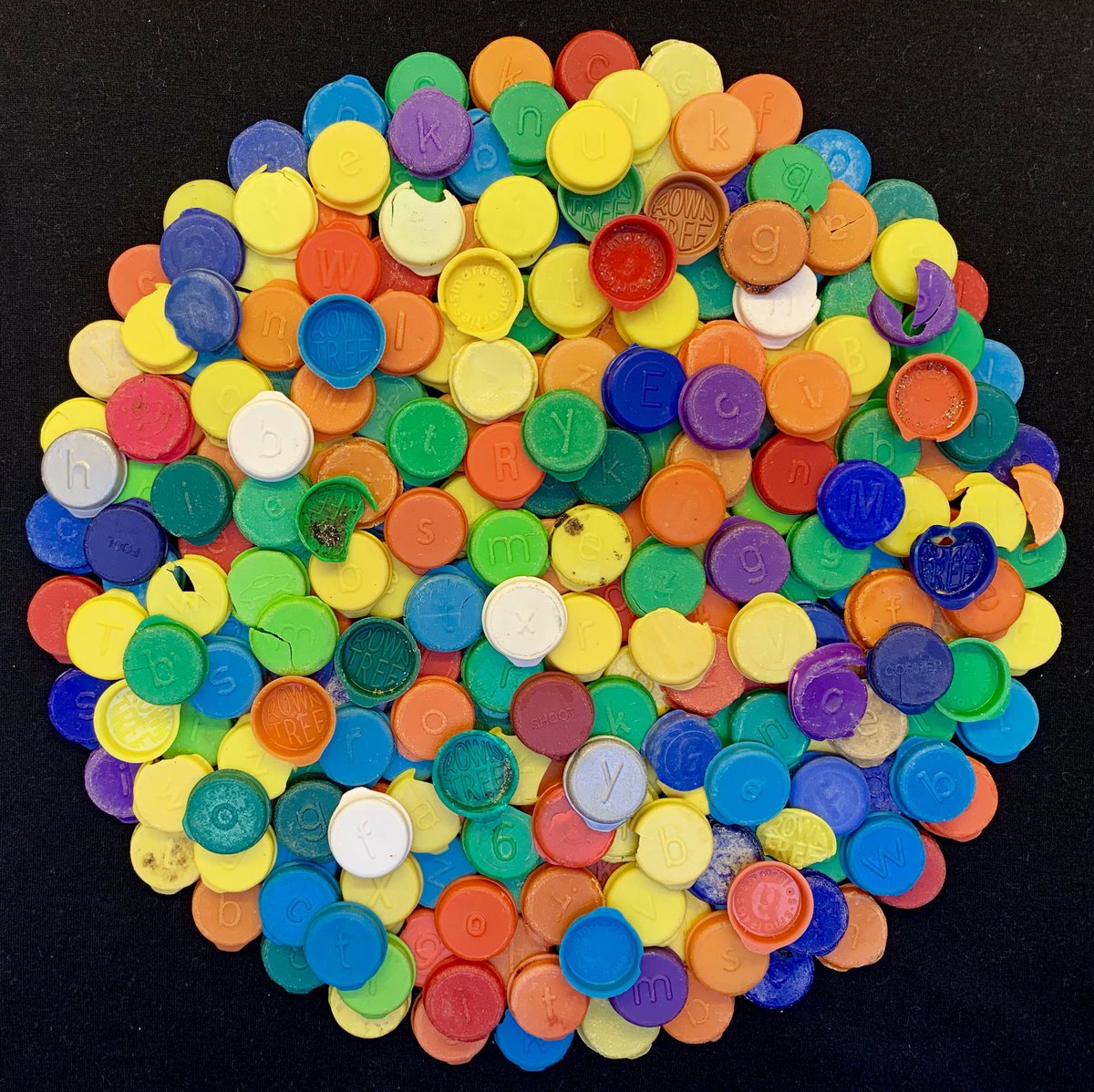 LegoLostAtSea's tweet photo. Little bits of history. Smartie lids found on Cornish beaches. Some are thought to be over 50 years old.
#plasticheritage #plasticarchaeology #Anthropocene #contemporaryarchaeology https://t.co/xEdPRaVv5M