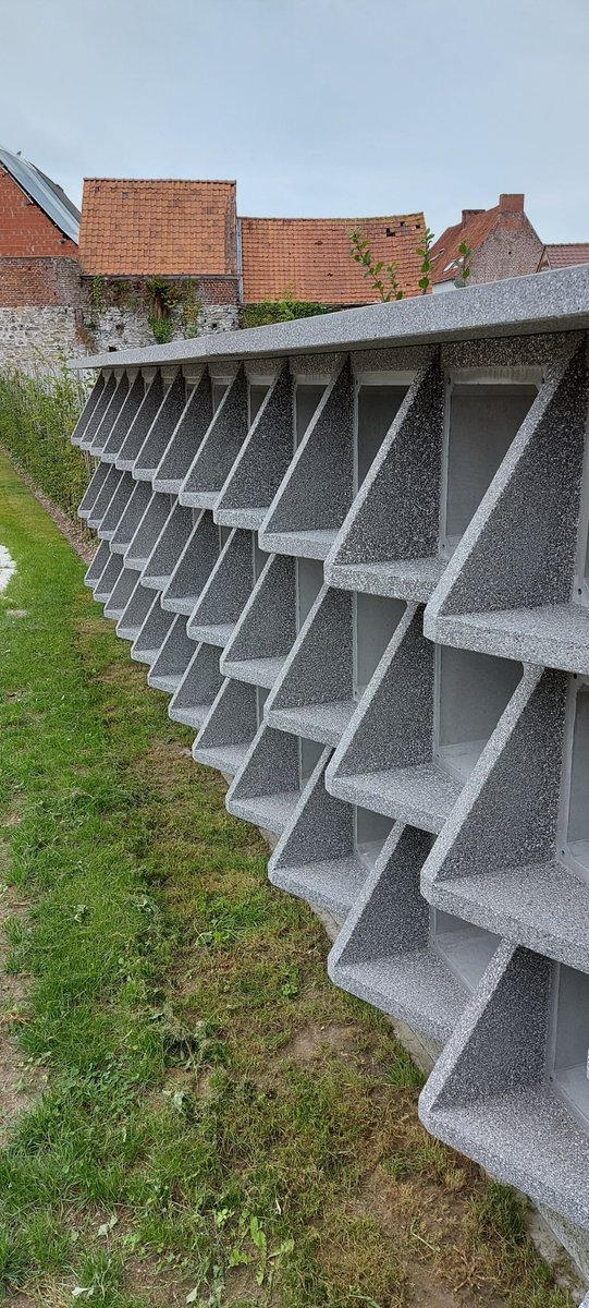 ConcreteDiv's tweet photo. De eerste realisatie met ons nieuw columbarium model S&amp;R is een feit. Commune de #Brunehaut heeft een schitterende keuze gemaakt.

La première réalisation avec notre nouveau modèle de columbarium S&amp;R est faite. La commune de #Brunehaut a fait un excellent choix. https://t.co/yfmKIu2kV3
