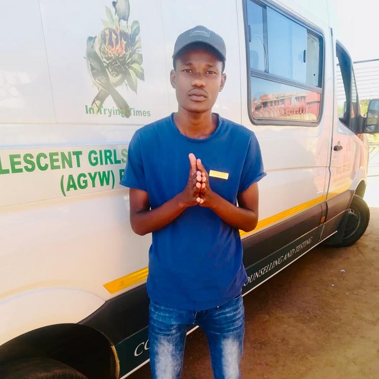 ZakheniC's tweet photo. Catch Mr Phiri tomorrow the 9th of September 2020 live at your Ultimate Dial, that's TUT FM 96.2 at 10h15am where he will be informing the listeners about Kidney Disease.
#KidneyDiseaseAwareness
#TUTFM
#ZTDC https://t.co/m1s8QXREAK
