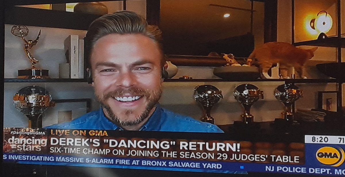 Mommyof4boysD's tweet photo. Wahoooooo my boys back in the ballroom ☆ The One & Only @derekhough Thrilled you will be a judge on @DancingABC what forever fans need now ♡ esp after @Tom_Bergeron leaving @Dance10Hayley check out Palo in background of my pic lol #DerekHoughToTheRescue #1FanForOverADecade https://t.co/NDTW2ktP76