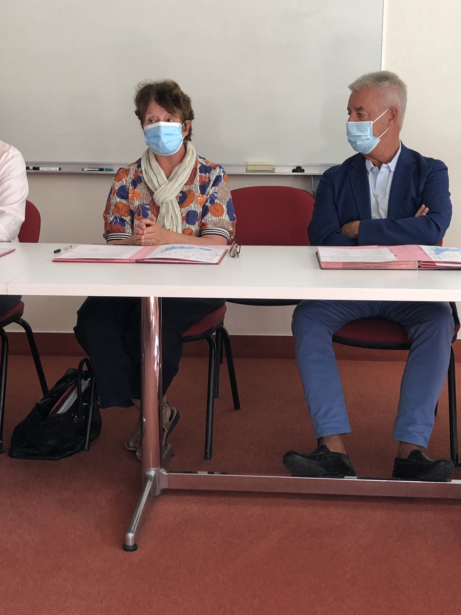 FORCIOLIPASCAL's tweet photo. Appel à manifestation d’intérêt de @Ars_pdl, réponse commune et partenariat de @ch_mazurelle CHLVO Challans @AdapeiAria85 #AREAMS @OveFondation EPSMS Challans et @Unafam https://t.co/QpHmWNrm0z