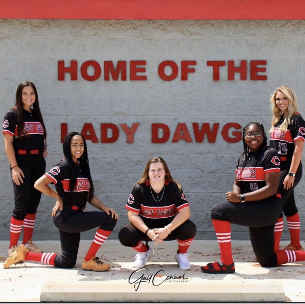 CtownSoftball20's tweet photo. Come support the Lady Dawgs tonight vs Heritage. We need you there!! https://t.co/IORneM16VC