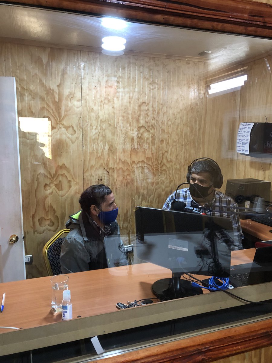 CoordinacinPol2's tweet photo. Reinaldo Cofré SEREMI Minería(s) de Los Ríos y Los Lagos con Florentino Solis, presidente Sindicato Minero Colonia Paillaco, sector Pureo de Comuna San José de Mariquina; Marcelo Sánchez presidente Sindicato Minero Huichaco Comuna  Mafil en entrevista Radio Ecos Del Valle FM 91.3 https://t.co/WcSNz1J0D2