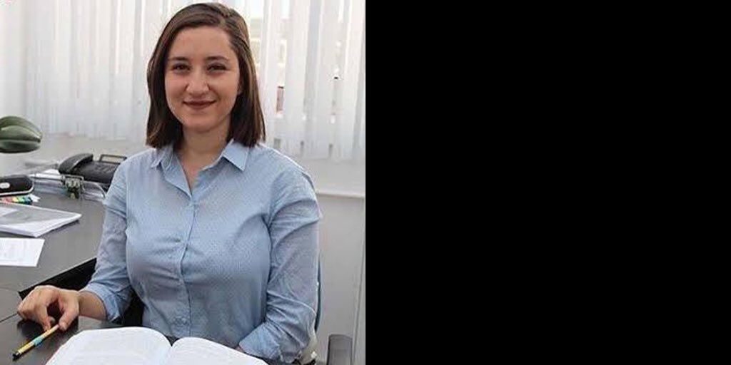 Ceren Damar
26 -
#ŞiddeteSessizKalma