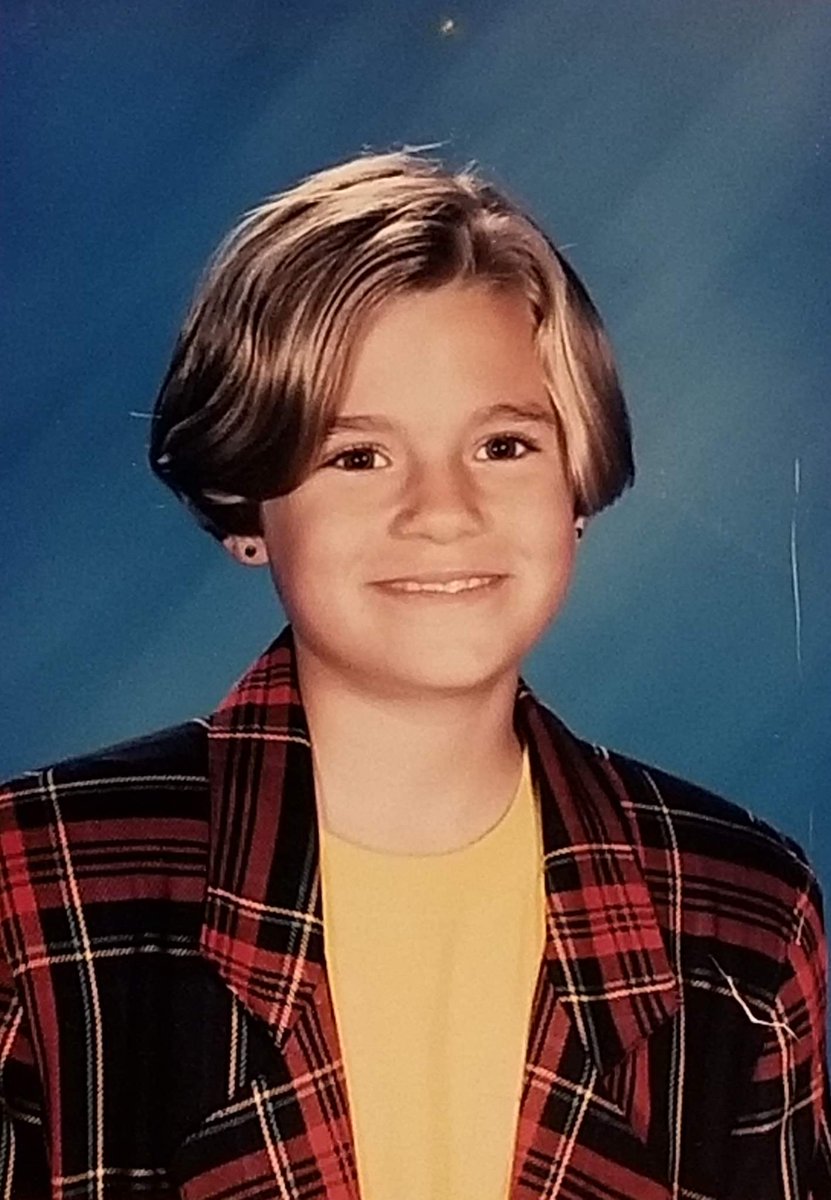 TeamBrittana's tweet photo. 7th grade class photo (1994). #definitelynotgay https://t.co/Fc8Mhbt7df