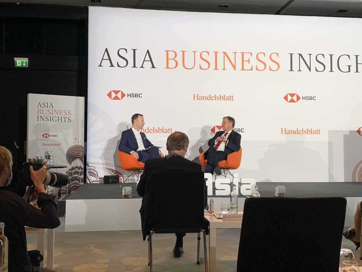 handelsblatt's tweet photo. „Es muss uns gelingen, aus den Universitäten heraus technologische Innovationen möglich zu machen“, sagt @ArminLaschet. „Wir müssen eine Gründerkultur fördern.“ #HBAsia https://t.co/LxumLxOvPs