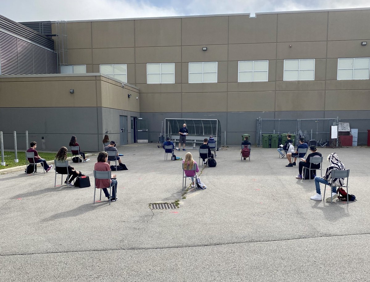 ycmhsnews's tweet photo. Mr. Gallant’s class outdoors right out of the gate on Day 1, period 1 using one of our pre-measured, distanced classrooms https://t.co/zYkbkizReJ