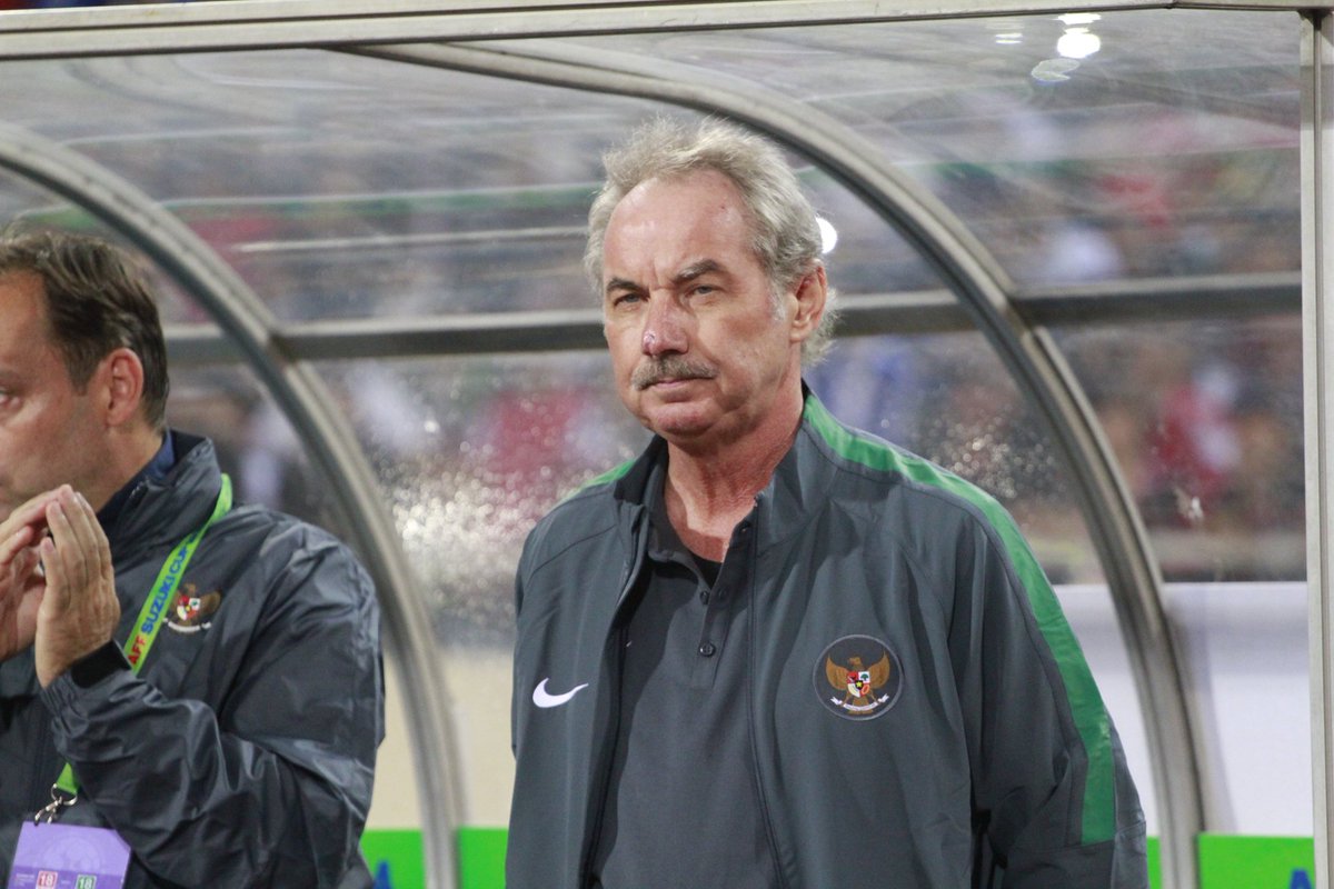 ftblindonesia's tweet photo. Our sincere condolences to the family and colleagues of the ex-Indonesian head-coach Alfred Riedl. 
He will be sadly missed by everyone and our thoughts and prayers at this this difficult time are with his family.

Rest In Peace, Coach Riedl. https://t.co/79ESxVbXi0