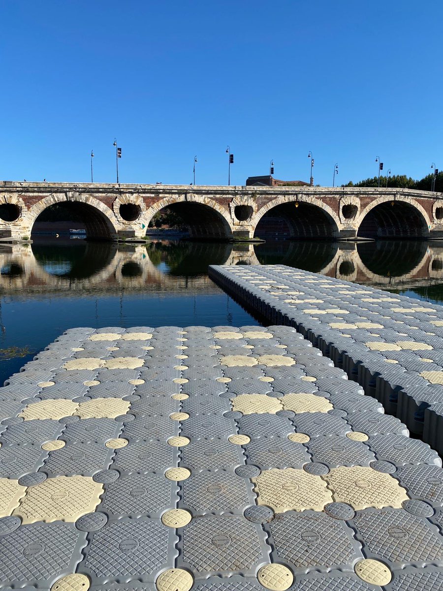WateRugby's tweet photo. #EnDirect 🔴
Les équipes du #WateRugby sont à pied d’oeuvre depuis ce matin pour monter le 𝙩𝙚𝙧𝙧𝙖𝙞𝙣 𝙛𝙡𝙤𝙩𝙩𝙖𝙣𝙩 💪

Grâce à notre partenaire #MarineFloor #ESEAC, tout sera installé pour les matchs avant le coup de sifflet ce vendredi à 12h 🤩🏉💦 https://t.co/DPARWXQjGz