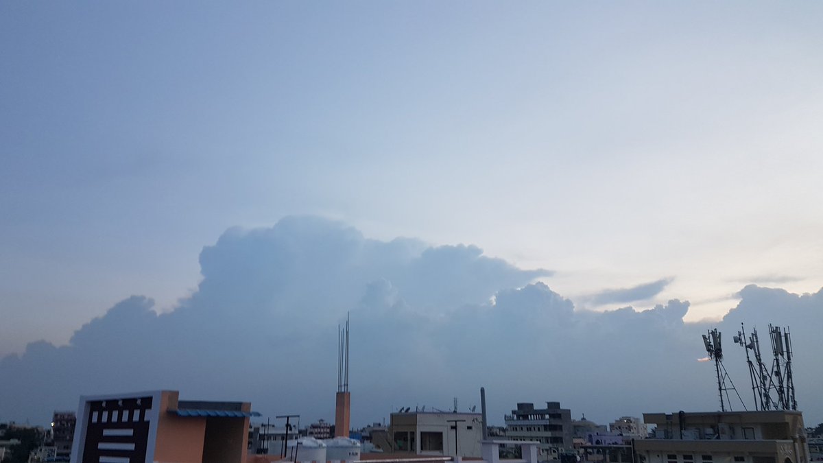 Hyderabadrains's tweet photo. @WeatherBrother @WeatherGuruji yes i can spot it 
towrads West https://t.co/oVsyFCHhrs