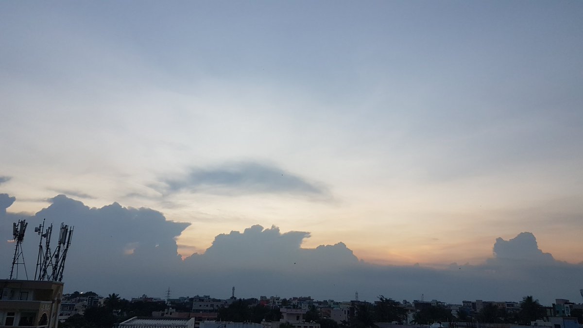 Hyderabadrains's tweet photo. @WeatherBrother @WeatherGuruji yes i can spot it 
towrads West https://t.co/oVsyFCHhrs