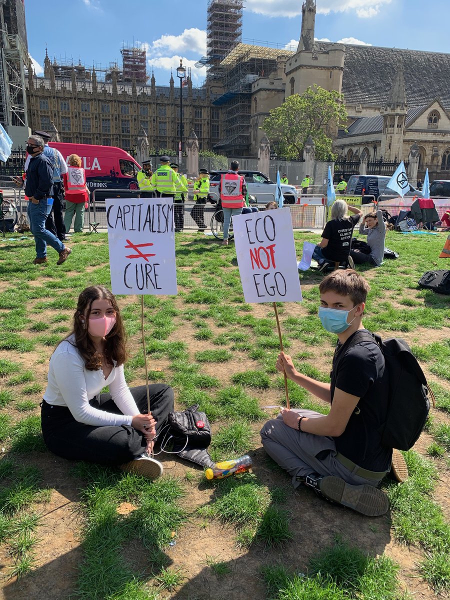 betterussell's tweet image. Chatted with these 2 about their #hopes 4 the future, their commitment 2 #postivechange and about #upcycling lol! I'm constantly inspired by the wit and resilience of YP! do yourself a favour adults - listen to  kids -they have the wisdom. #howtobehopeful