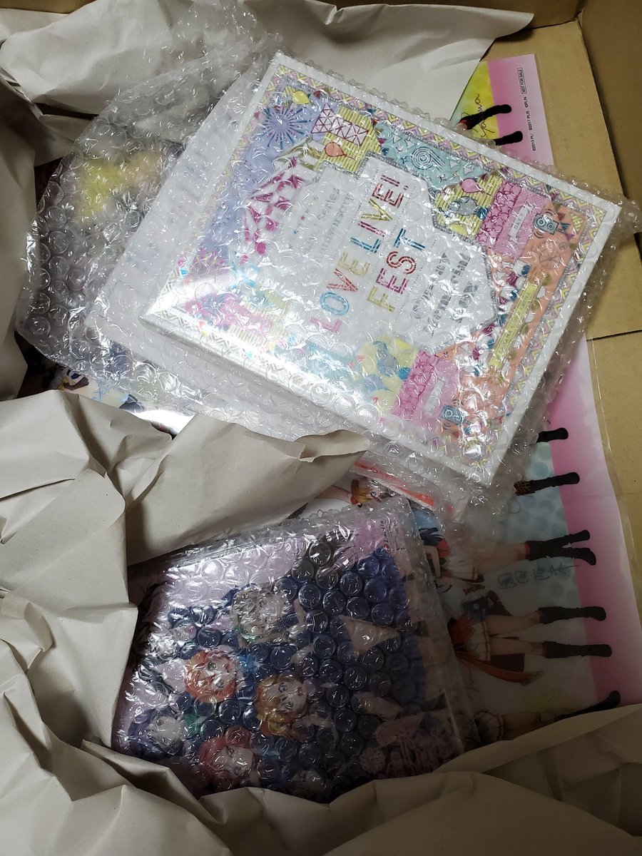 nanayuka's tweet photo. 届いた！
早くみたいけど見れない https://t.co/0Qx7Xs9k1u