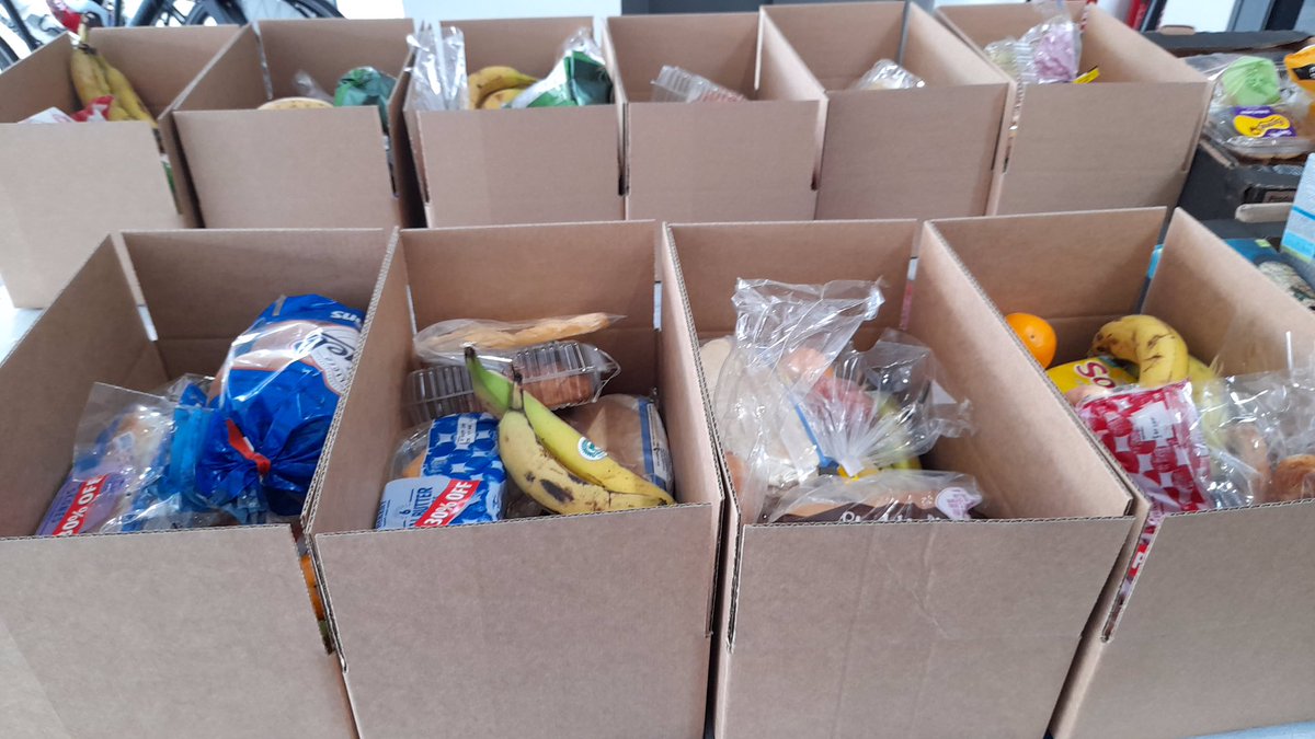 Sorry for the lack of posting, but here some pics from today of our wonderful #volunteers preparing our 40 boxes of goodies and meals for some of the good folk of #Oswestry.  Thanks as always to our #donating #supermarkets!

#WasteNotWantNot #community #Shropshire 🍲🥬🍎