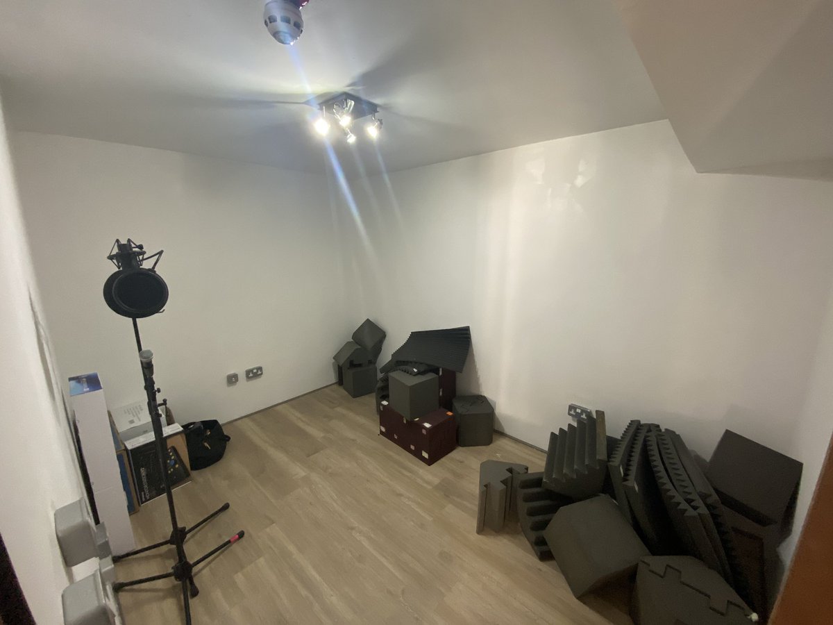 BigJMusic's tweet photo. Been working on this for a while now,
I’ve just opened a brand new studio in my hometown, the best borough in London, Islington🤟🏾

Bookings available NOW!
Follow us on Instagram and give us a shout
https://t.co/YwDD3mMaro https://t.co/pln3Ip5IU6
