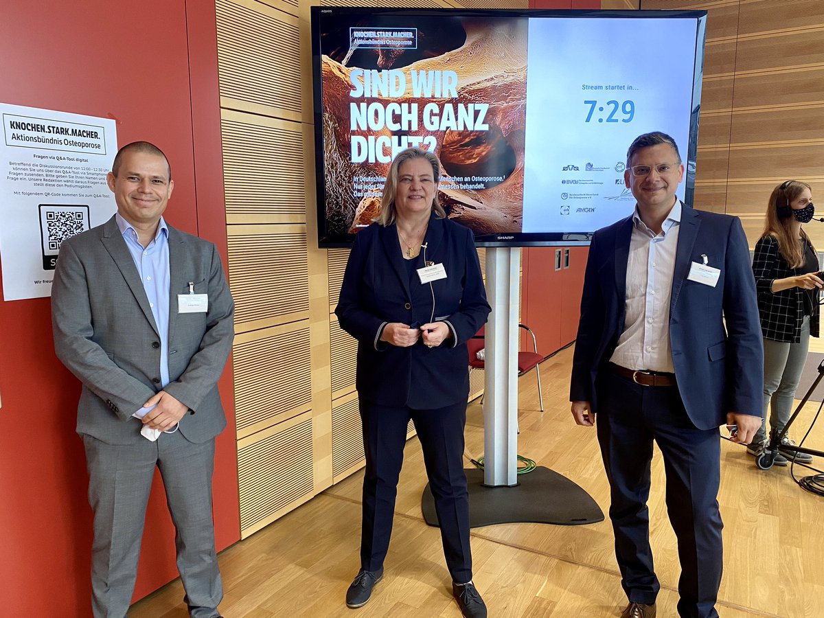 animares's tweet photo. It was an honor to present #InsightBone at the ’Active Alliance Osteoporosis’ event @osteo2020 

Speakers included, among others, our State Secretary, Sabine Weiß, Alexander Krauß, member of the Committee of Health of the German Federal Parliament and us. 😉

#KnochenStarkMacher https://t.co/vLk38bBref