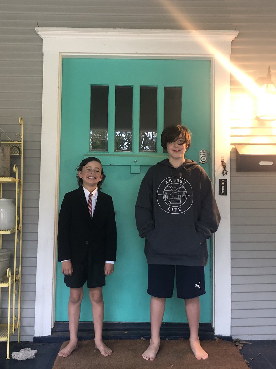 RichterBreinn's tweet photo. First day of virtual school 2020!  #daggmont #fwisd https://t.co/tsEzdlfCHY