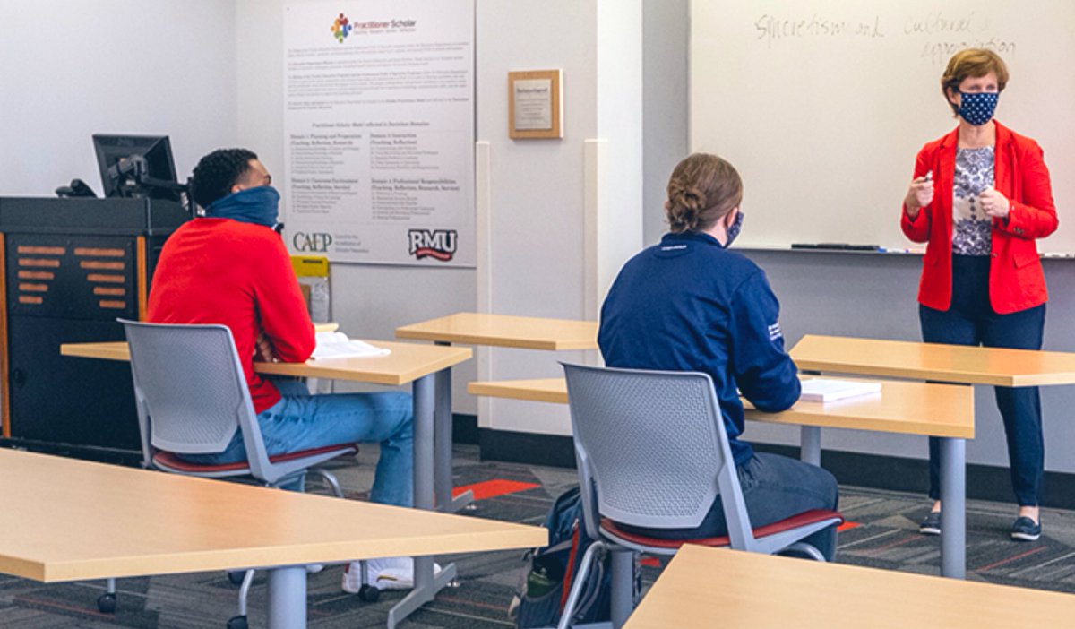 Be your best self #BobbyMo 🙌

😷 Wear a mask
↔️ Keep a safe physical distance
🧼 Wash hands often
📱 Use #CampusClear app to monitor health
🧠 Take care of your mental health

Whether your classes are in-person 👩‍🏫 or online 👨‍💻 let’s make this a great week!

#RMUtogether 💙❤️