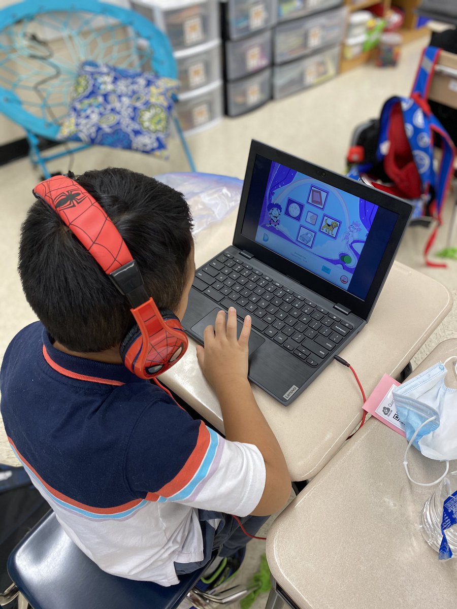 DobbinsMrs's tweet photo. These kids are ROCKSTARS ✨ Starting off our morning with @IstationNC assessments 👍🏼 https://t.co/dKypBjQjPh