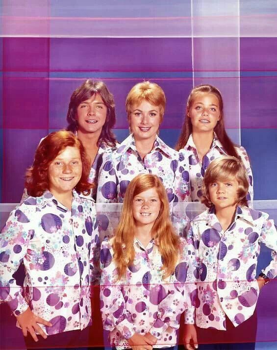 Jess22bsb's tweet photo. #TodaysPartridgeFamilyPicOfTheDay
Features the concert outfits they were on the show.. Here are some of them.. I like them all the blue one really brought out David's beautiful eyes.. ❤❤😍 #DavidCassidy #PartridgeFamily #Septembertribute #50yrs #cutieonstage https://t.co/Mhi54b3e20