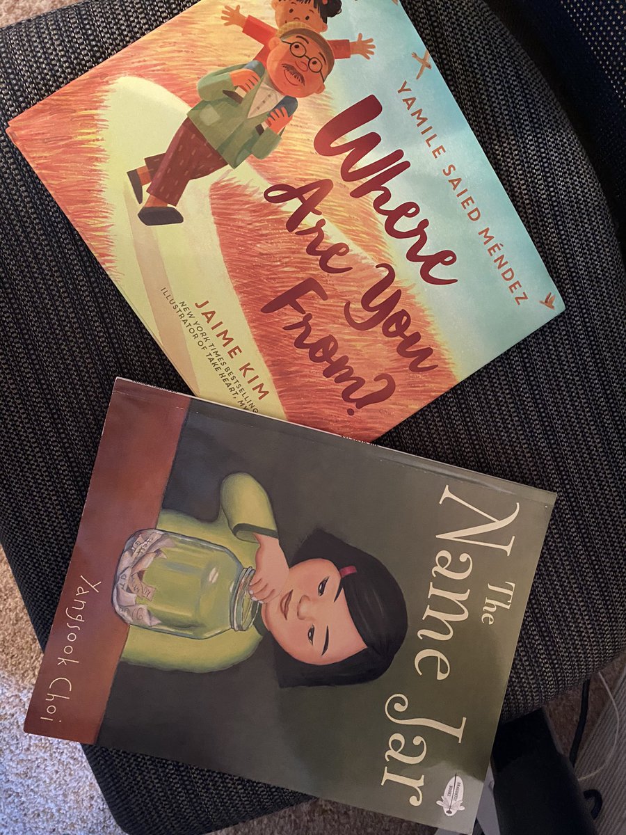 sladein3rdgrade's tweet photo. More books from last week to continue our beginning of the year identity unit! https://t.co/PihMqLxPT6