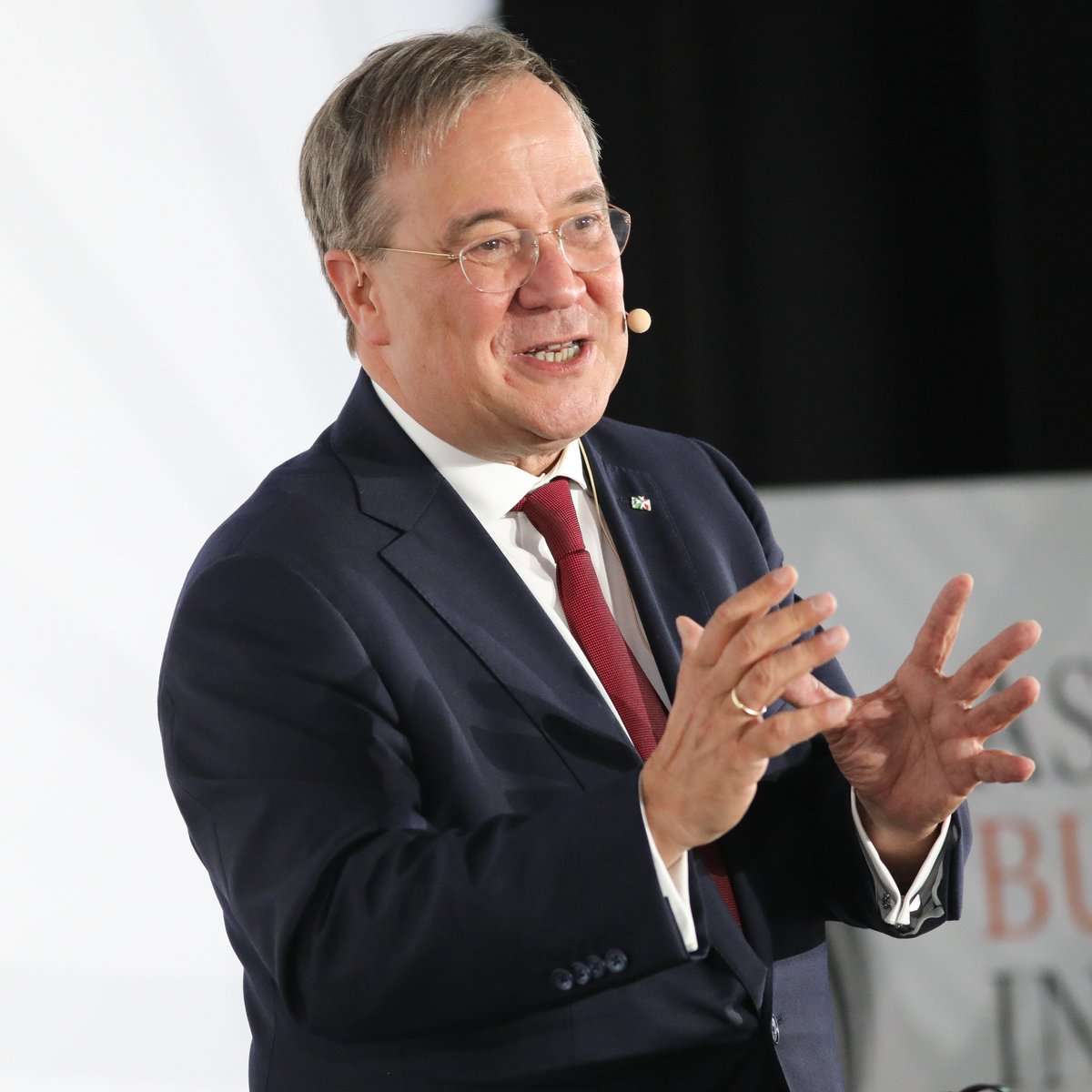 landnrw's tweet photo. „China kann nicht einseitig auf freien Zugang zum europäischen Markt bestehen, wenn es sich nicht seinerseits an faire Wettbewerbsregeln hält.“ Ministerpräsident @ArminLaschet bei „Asia Business Insights“ von @handelsblatt #HBAsia https://t.co/7FwkgqZzcC