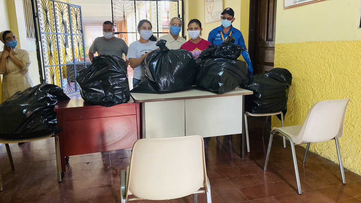 grace_ma77's tweet photo. He decidido tomar PEPSI xq:

• La embotelladora fundó el primer comedor comunitario a beneficio de nuestra gente más necesitada
•La comida es elaboradora por emprendedores
•Cuando sobra comida, la reparten en los asilos y orfanatos
•Tienen voluntad de ayudar 

Son cracks! https://t.co/JggGOFnctg
