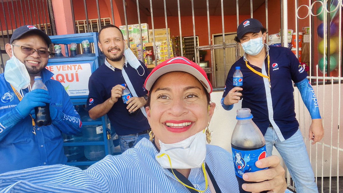grace_ma77's tweet photo. He decidido tomar PEPSI xq:

• La embotelladora fundó el primer comedor comunitario a beneficio de nuestra gente más necesitada
•La comida es elaboradora por emprendedores
•Cuando sobra comida, la reparten en los asilos y orfanatos
•Tienen voluntad de ayudar 

Son cracks! https://t.co/JggGOFnctg