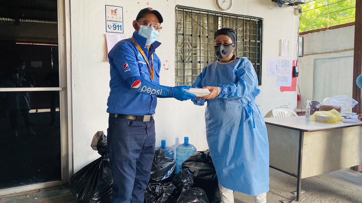 grace_ma77's tweet photo. He decidido tomar PEPSI xq:

• La embotelladora fundó el primer comedor comunitario a beneficio de nuestra gente más necesitada
•La comida es elaboradora por emprendedores
•Cuando sobra comida, la reparten en los asilos y orfanatos
•Tienen voluntad de ayudar 

Son cracks! https://t.co/JggGOFnctg
