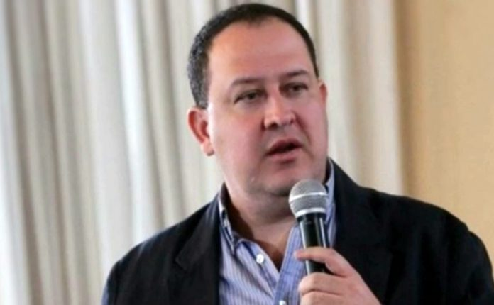 DiarioTiempo's tweet photo. https://t.co/6dgiWCiDPF #INVESTH: Interventor se indigna por informe del #CNA sobre hospitales móviles. #EsTiempo #Honduras #Covid19 https://t.co/wPmnSaRTx6