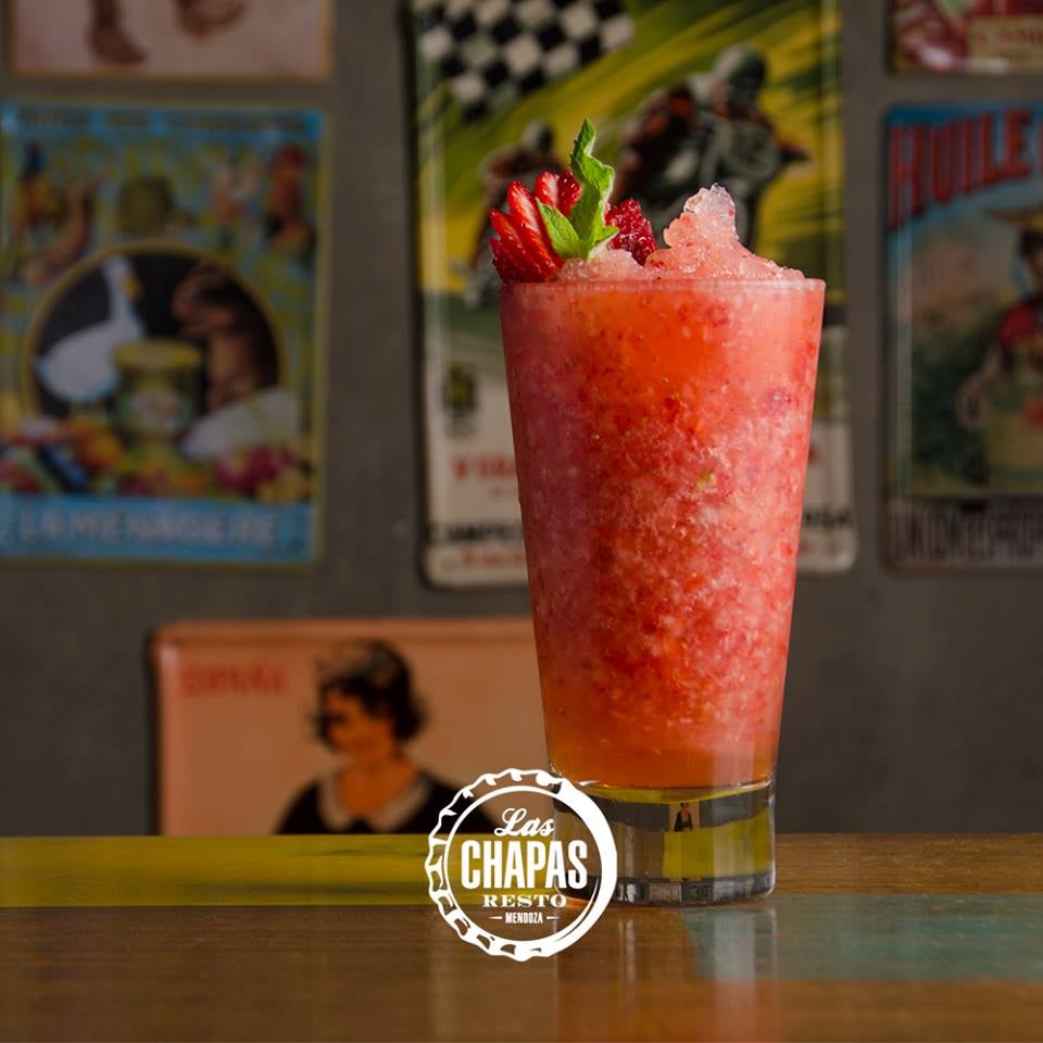 LasChapasResto's tweet photo. ¿Buscabas un motivo para venir a nuestras terrazas? Jugos frozen + días soleados = Excusa ideal 🍃☀ 

Hacé tu reserva al 152195555 - 155863202 o ingresando a: https://t.co/XBgzJKqRki ¡Los esperamos https://t.co/wSbZF9zx4c