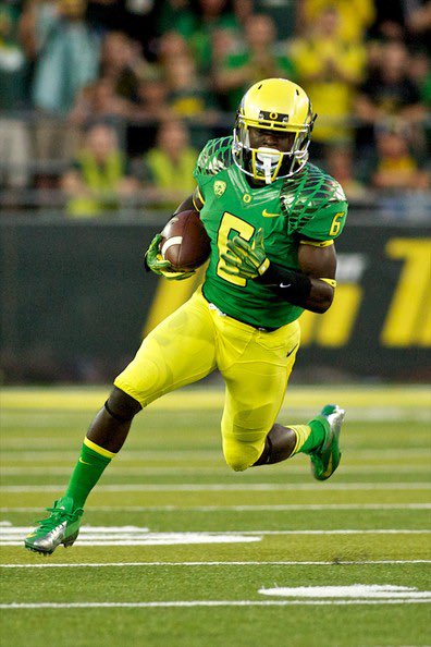 Blessed to receive an offer from Oregon University <a href="/coach_cristobal/">Mario Cristobal</a> <a href="/oregonfootball/">Oregon Football</a> <a href="/pgallagherjr/">pgallagher</a> <a href="/NextLevelQBs/">Marcus Hammond - NLG (Next Level Greats)</a> @RivalsFriedman @SWiltfong247 @rivalsmike <a href="/BrianDohn247/">BrianDohn247</a> <a href="/AntoineSabb/">Coach Sabb</a> <a href="/TimmyBreaker3/">COACH BREAKER</a> <a href="/juwanplease/">Juwan Johnson</a>