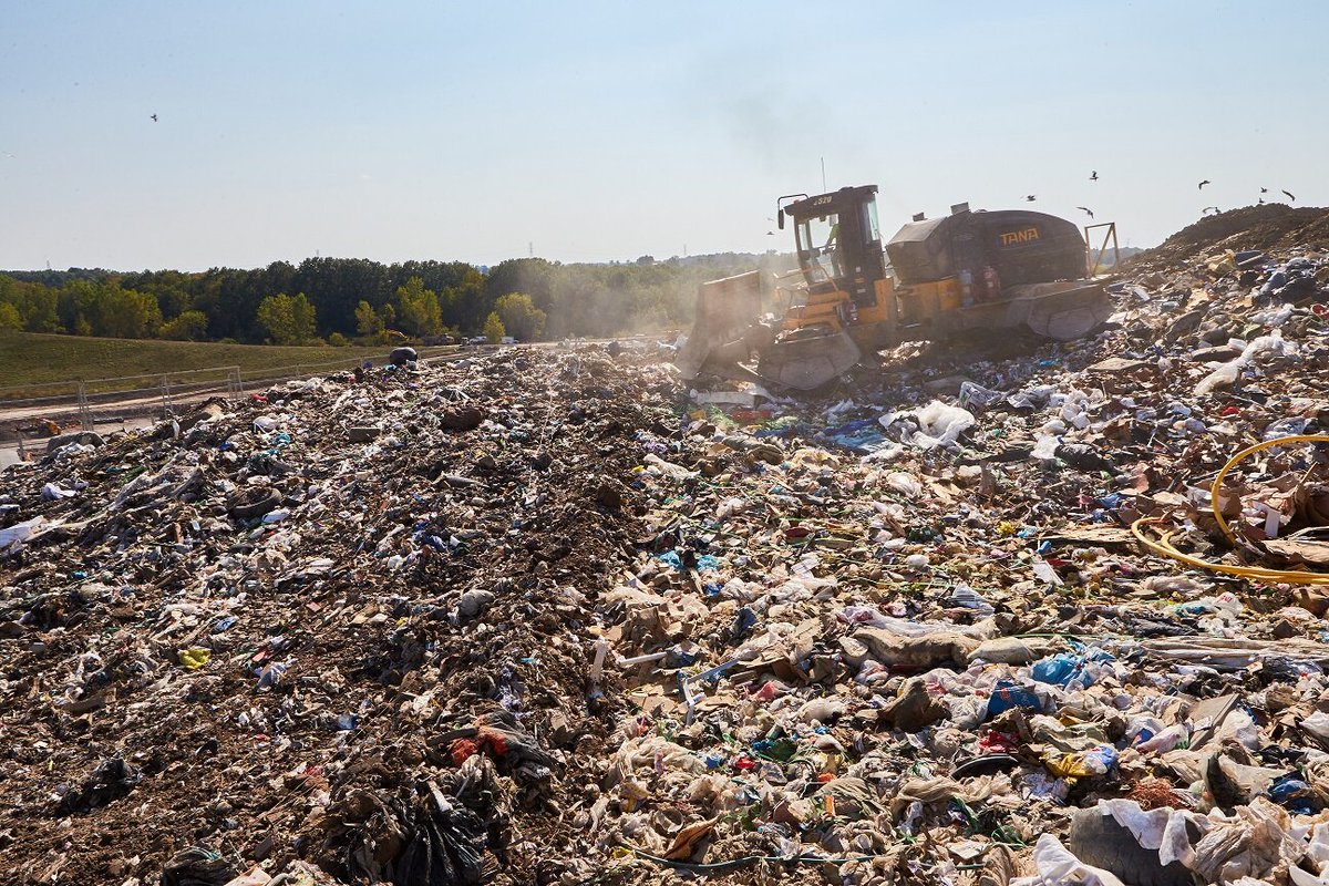 How West Michigan's #trash has changed in quarantine. Featuring <a href="/KentCountyMI/">Kent County, MI</a>. #recycling #covid19 #imgcovid19 bit.ly/33aZ42m