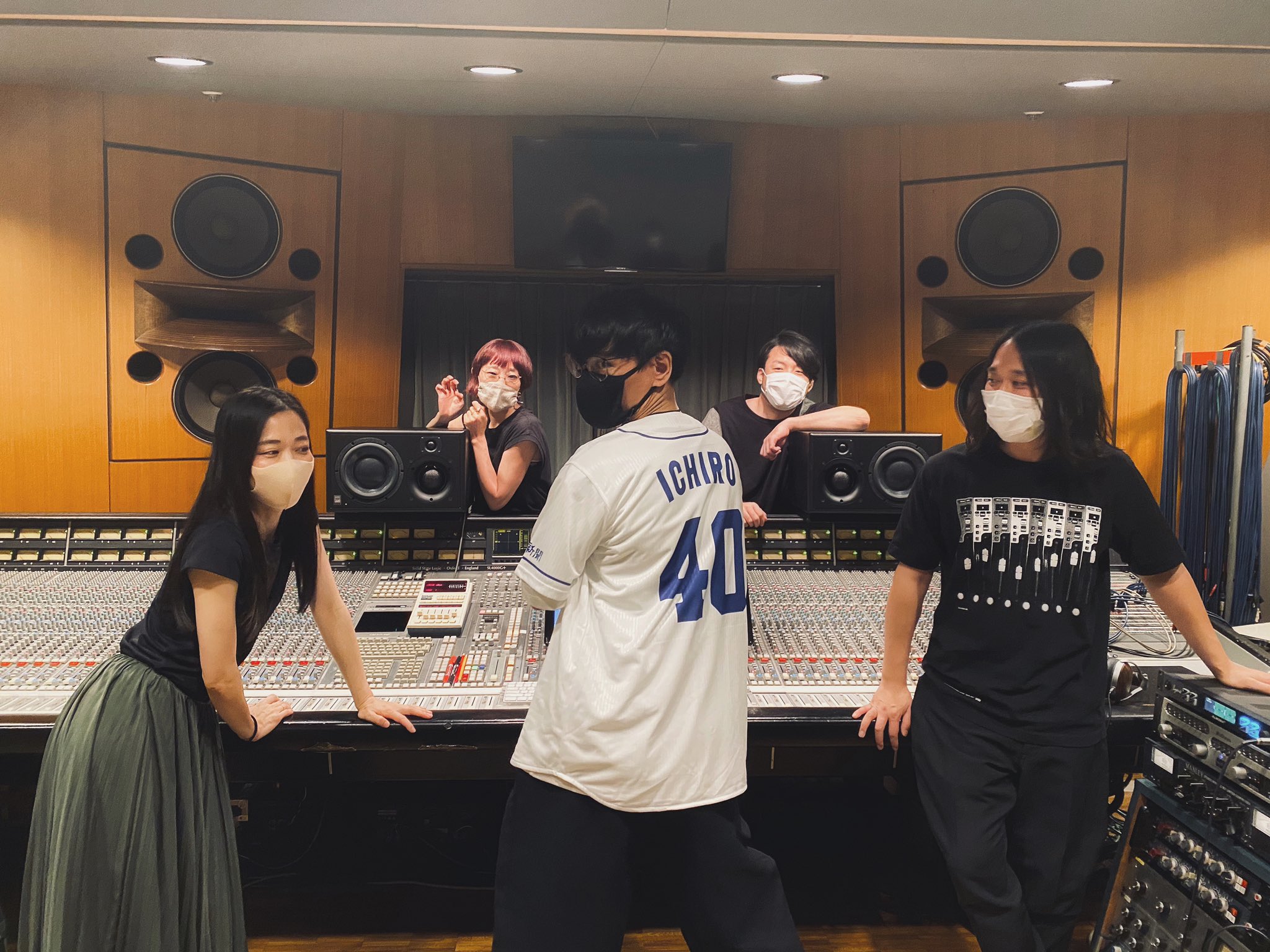 サカナクション 9月8日はボーカル 山口一郎の誕生日 久々に誕生日当日をメンバー皆んなで迎えられました 色々なsnsでのお祝いのコメントやファンアート ありがとうございます T Co Fr6tqymzpg Twitter